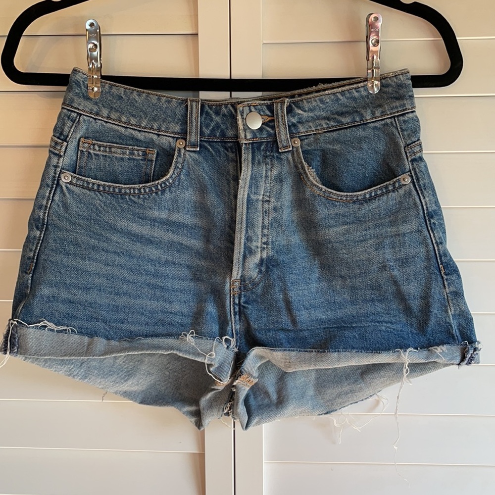 Jean shorts H and M sz 4